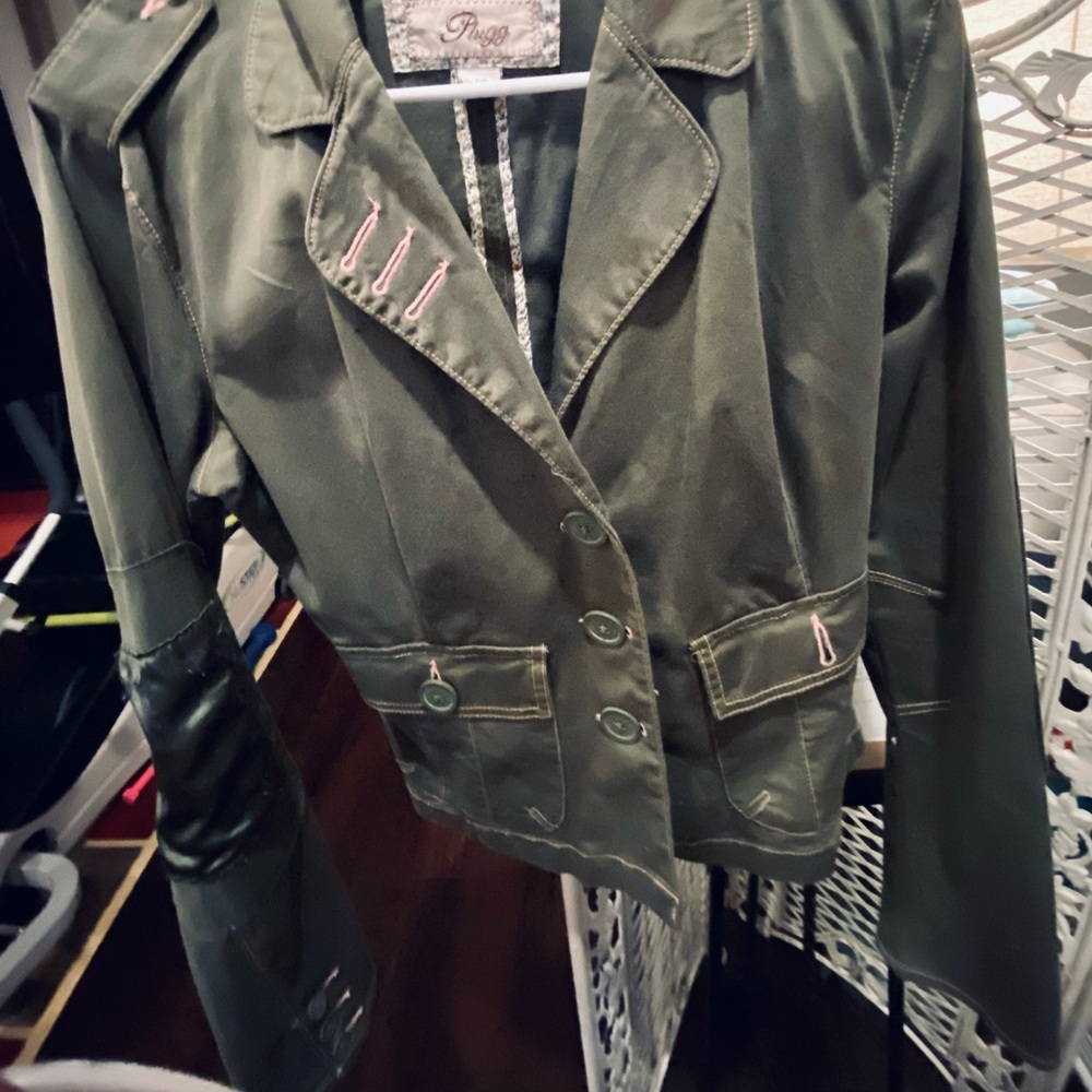 Cute PLUGG blazer!! Size M Army Green color Great Condition
